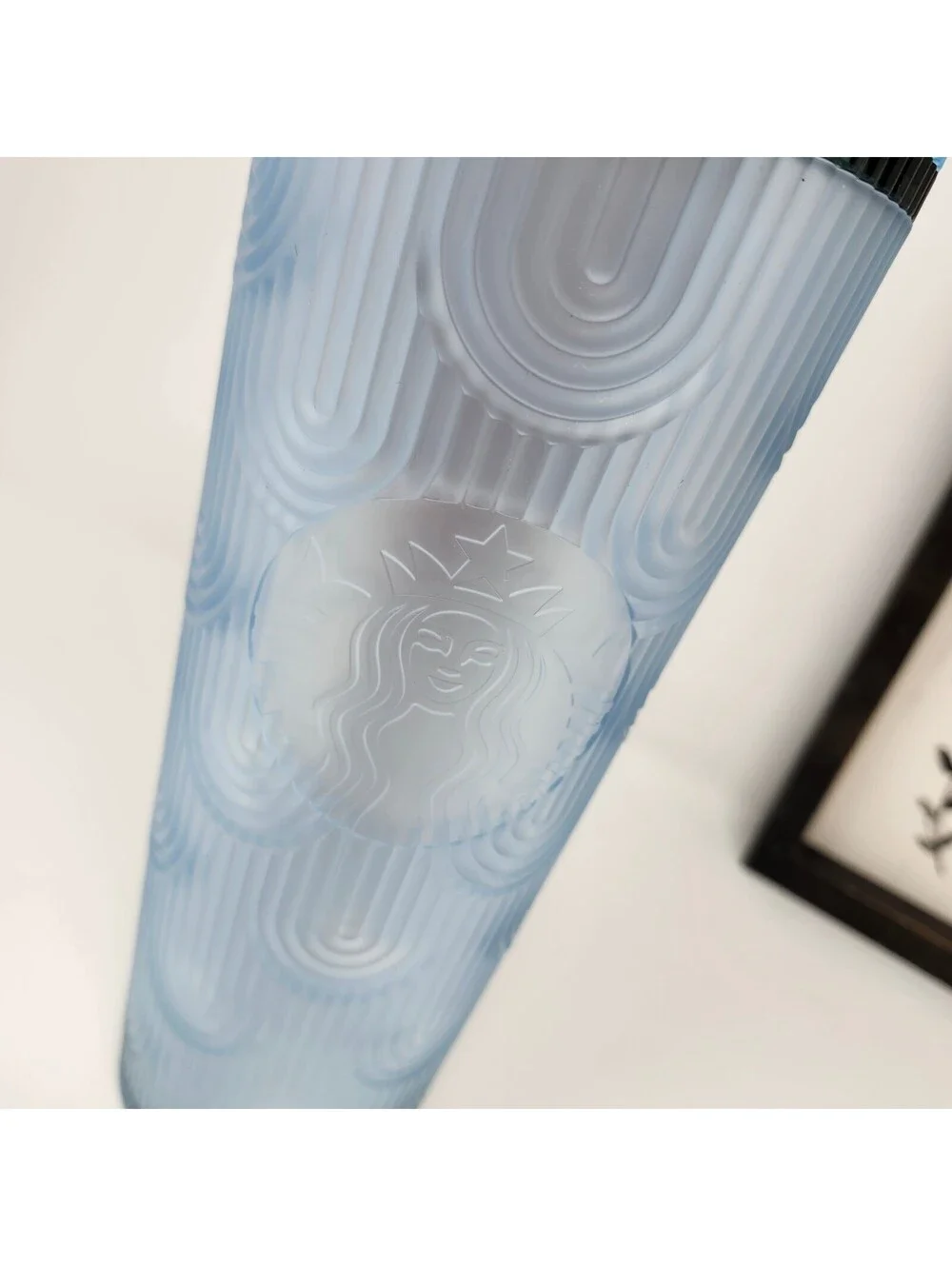 Starbucks 2022 Blue Geometric Cold Cup Tumbler 24 oz Frosted Reusable Straw Cup